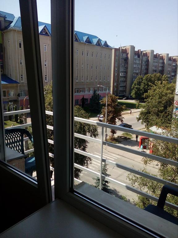 Apartment On Akademika Sakharova Ιβανό-Φρανκίβσκ Εξωτερικό φωτογραφία