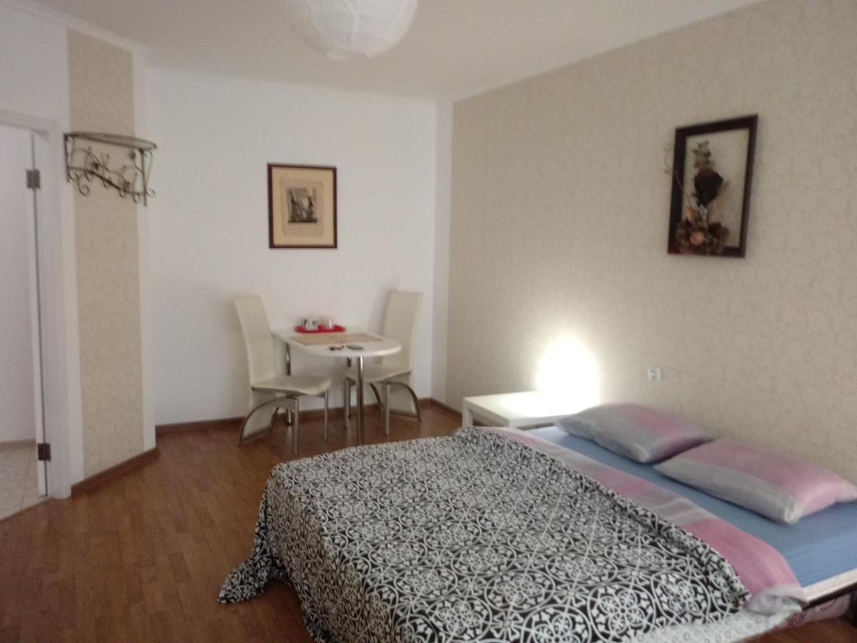 Apartment On Akademika Sakharova Ιβανό-Φρανκίβσκ Εξωτερικό φωτογραφία